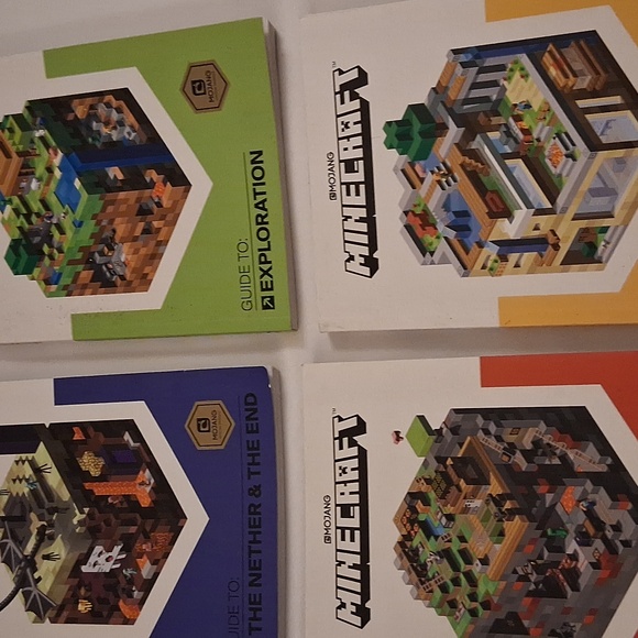 Minecraft Guide Book Set - Picture 2 of 7